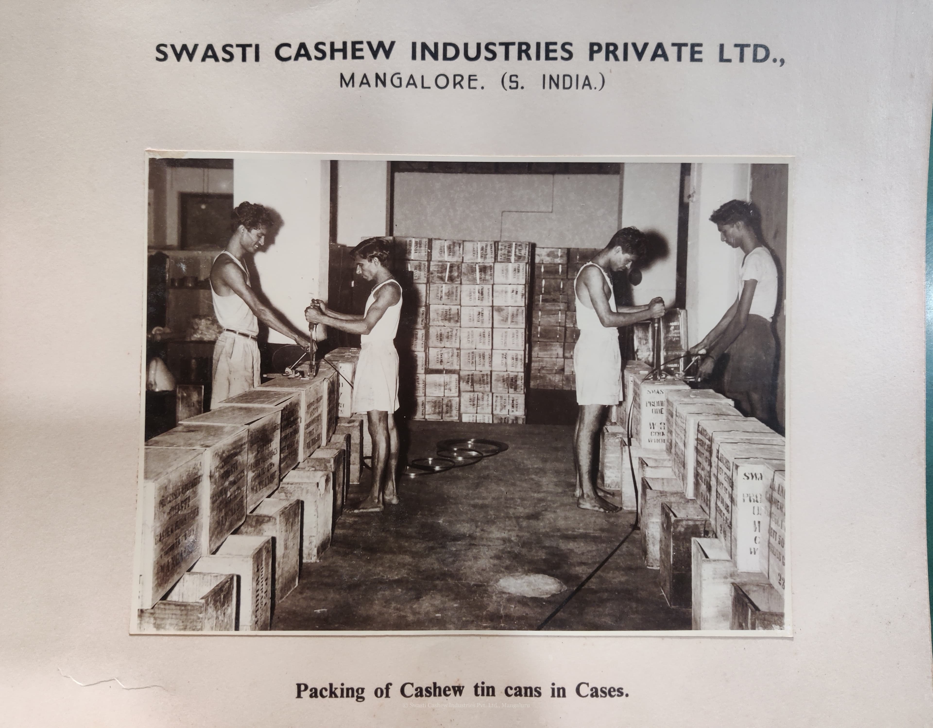 Packing Tin Swasti Cashew